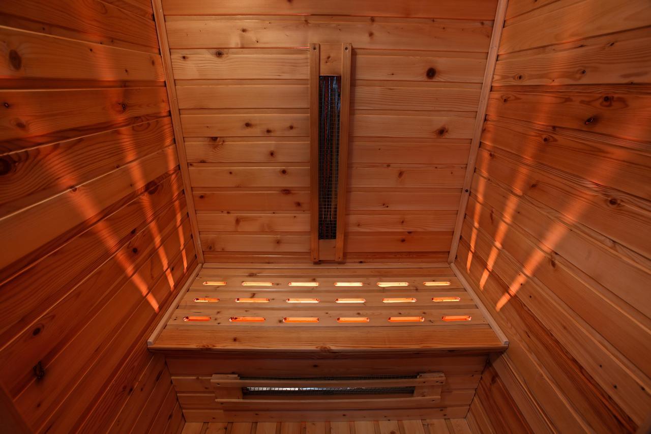 Studio-Apartment Val: Luxury Spa Retreat with Private Jacuzzi Slavonski Brod Exterior photo