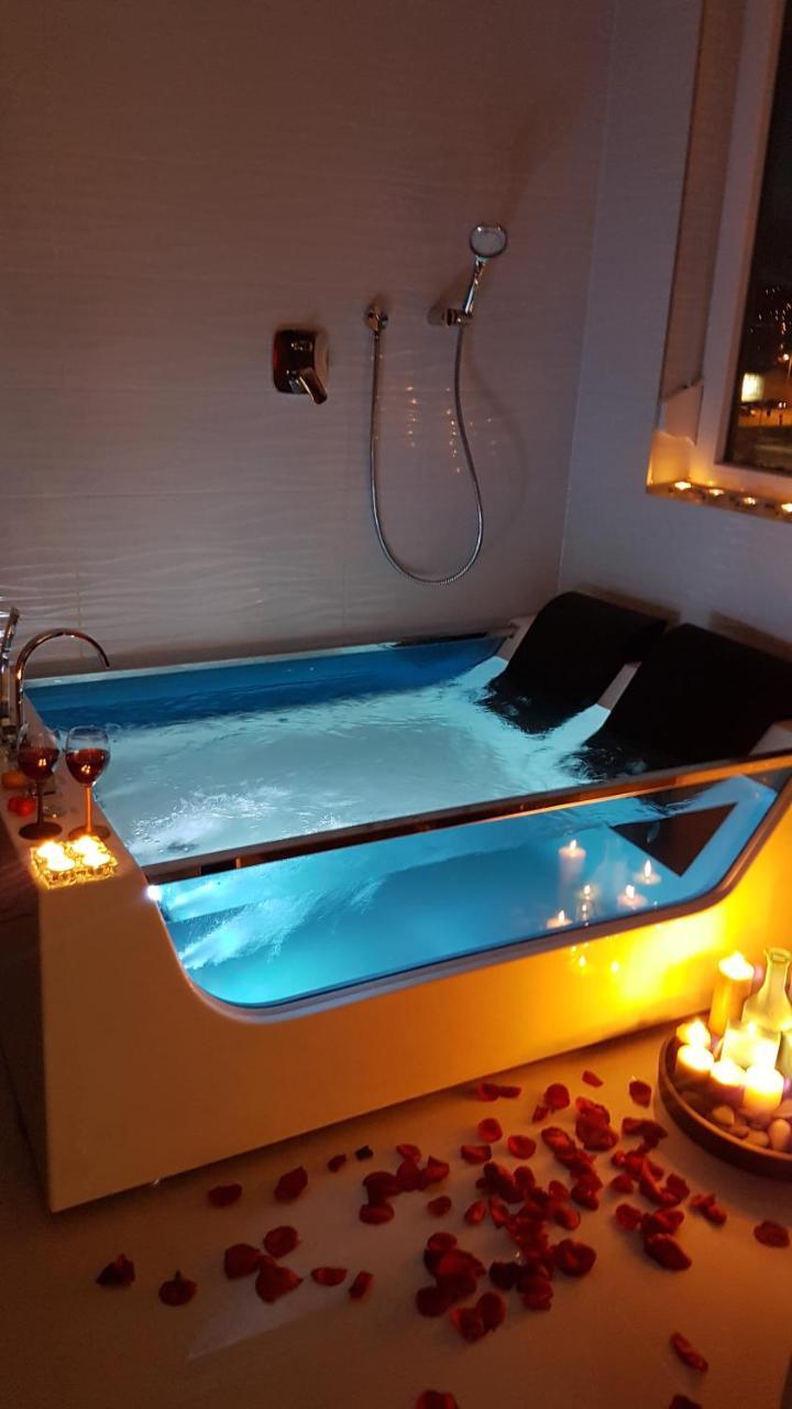 Studio-Apartment Val: Luxury Spa Retreat with Private Jacuzzi Slavonski Brod Exterior photo